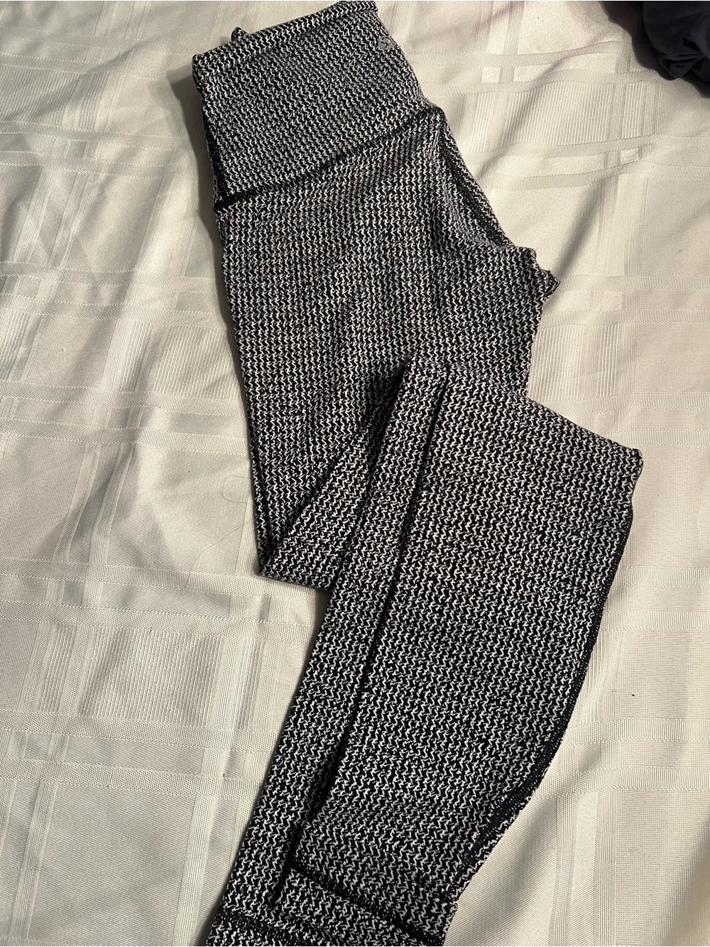 Lululemon leggings size 4